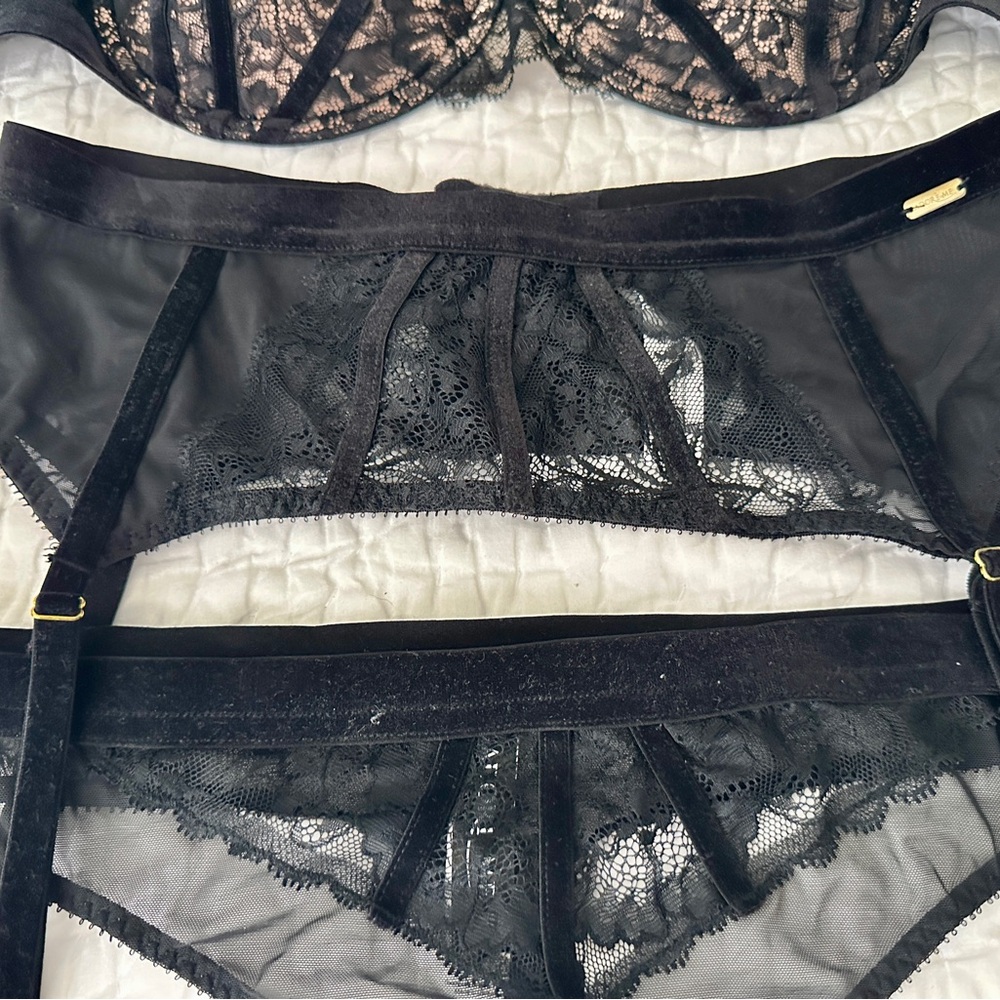 Adore Me - Elegant Black Lace Lingerie Set